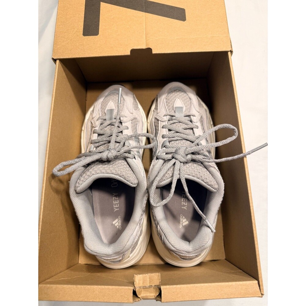 Size 9 - adidas Yeezy Boost 700 V2 Low Static